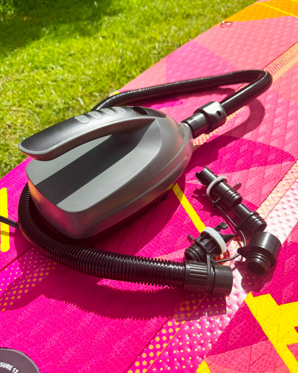 photo showcasing the attachments you get with the Bluefin electric pump, different nozzle sizes